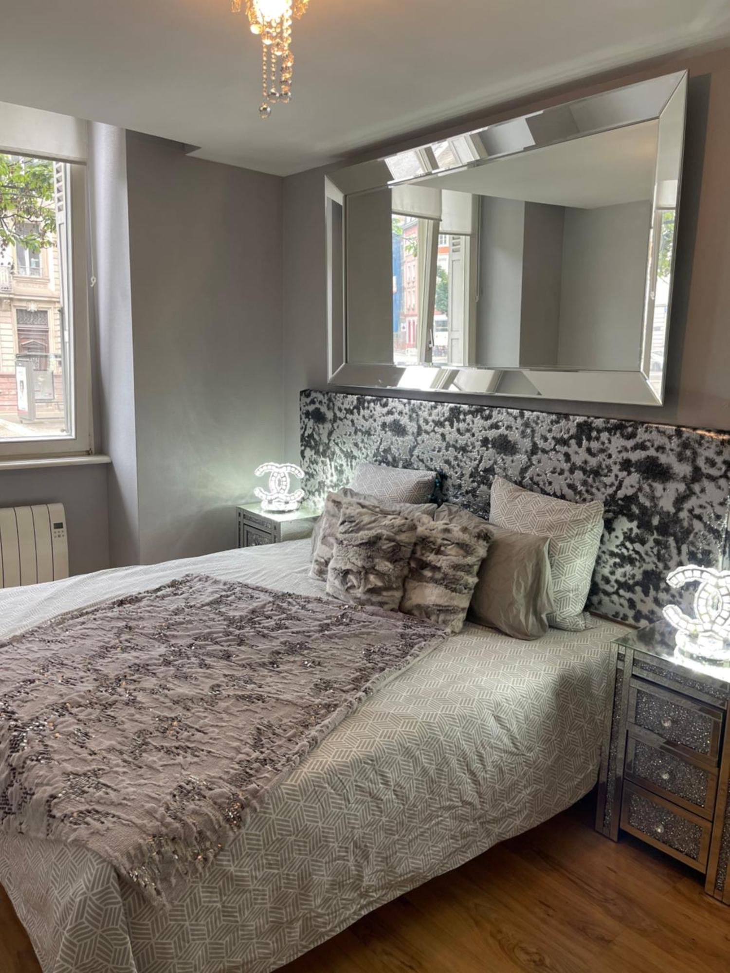 Petit Cocon Emplacement Ideal Centre Ville, Place De Pierre Rdc 25m2 Appartement *